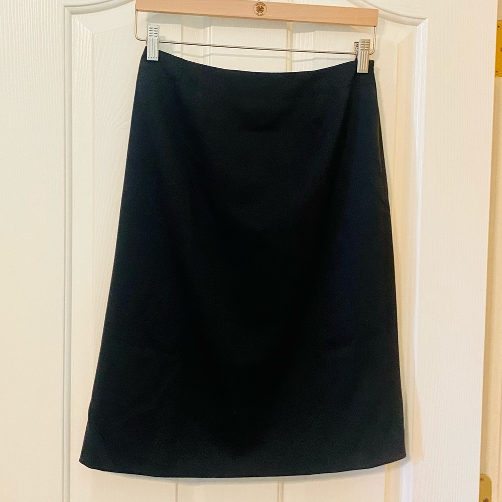 EUC Louis Vuitton Uniformes Dark Navy Blue Knee-Length Pencil Skirt